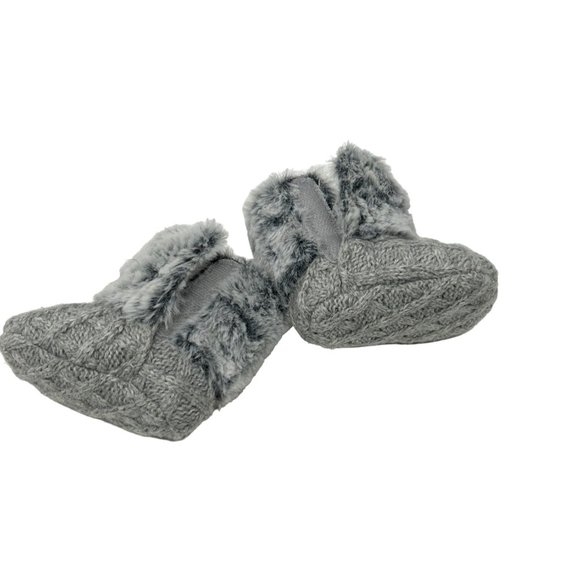 Baby Grey Knit & Faux Fur Boots, & Brown‎ Suede Moccasins - Sizes 0-3 M & 3-6 M - Picture 7 of 14